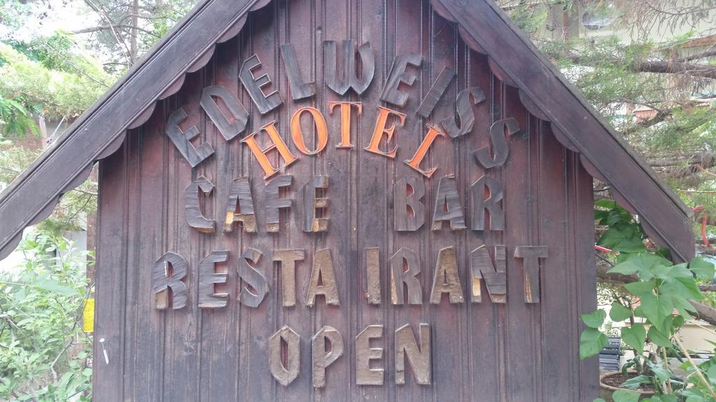 Edelweiss Hotel パノ・プラトレス エクステリア 写真